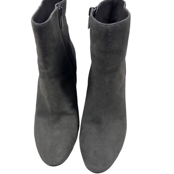 Vince Camuto gray suede ankle bottles 6M - Picture 2 of 8